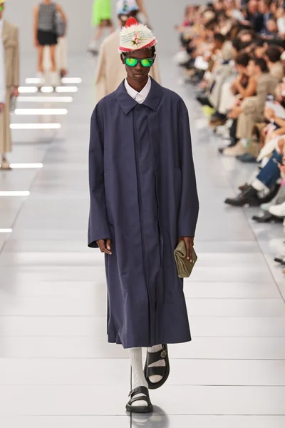 Look 28